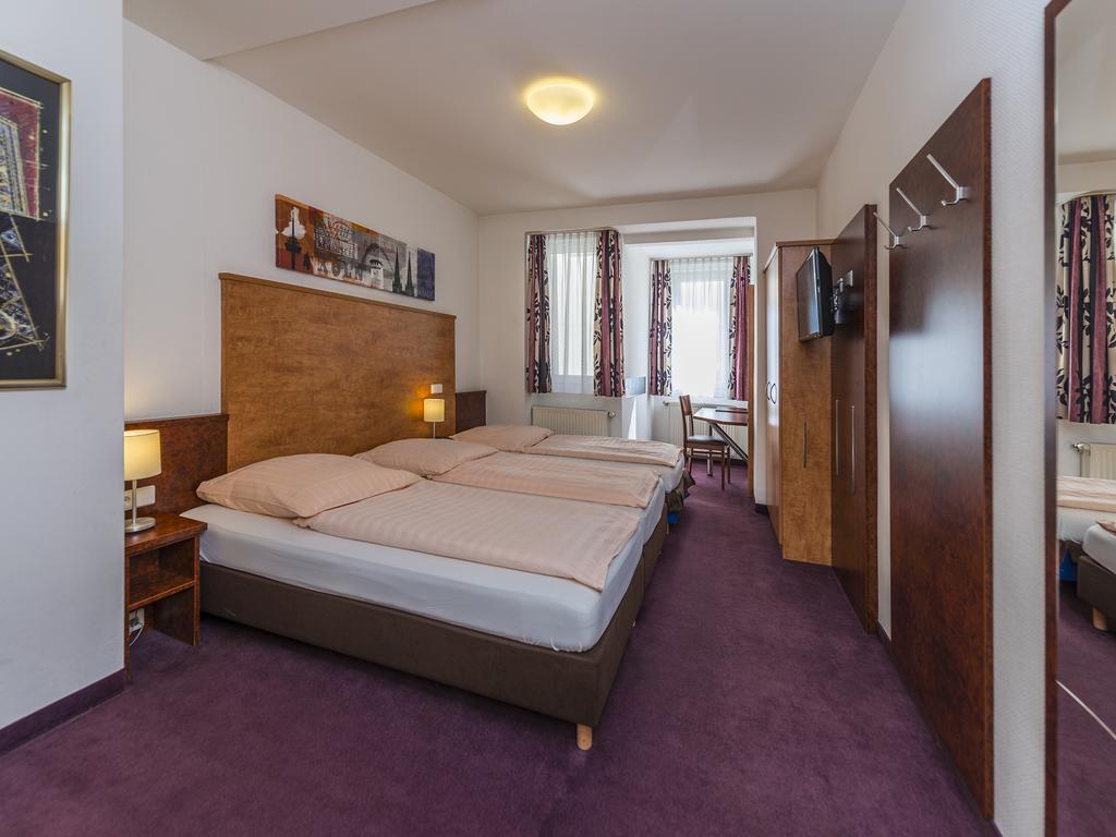 Hotel Breslauer Hof Am Dom 3*