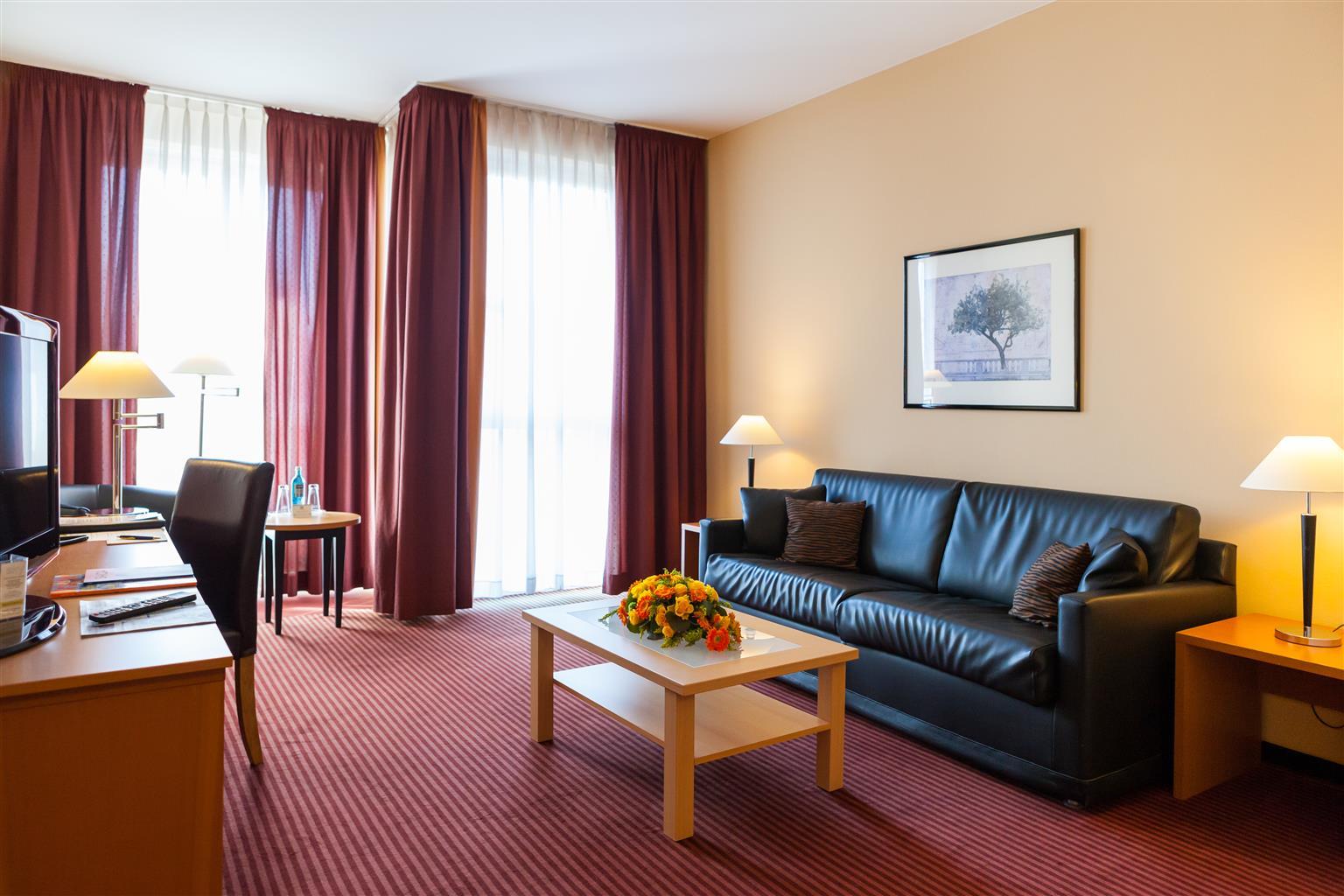 Plaza Premium 4* Kolonia