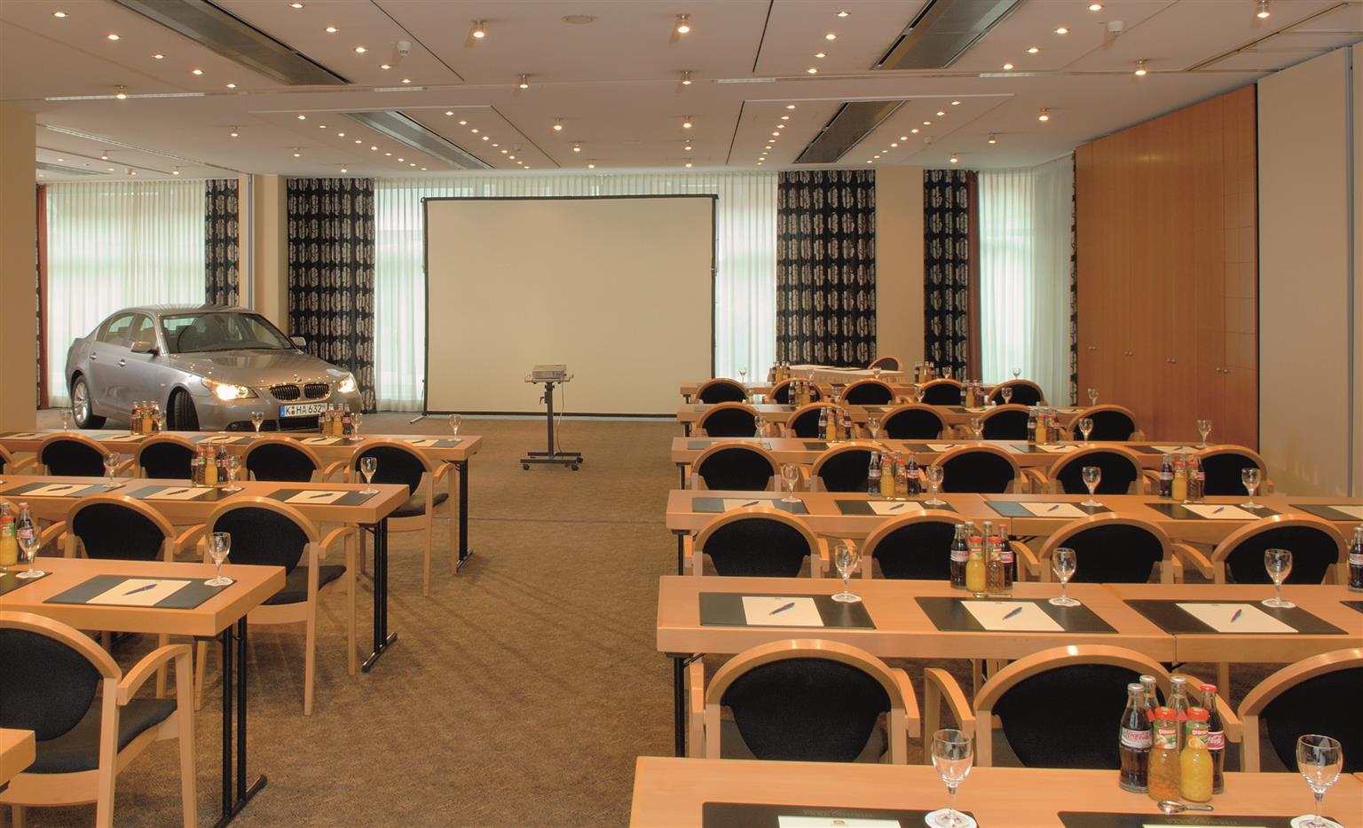 Plaza Premium Hotel
