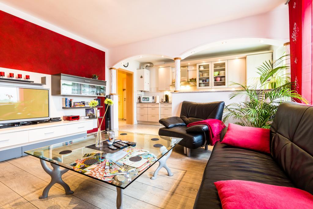 Messenahe Apartment