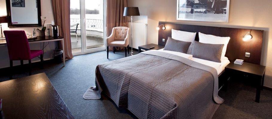 Hotel Rheinstation Cologne