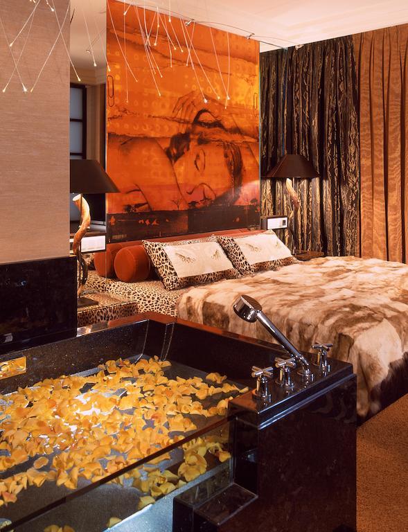 Savoy Hotel 4*