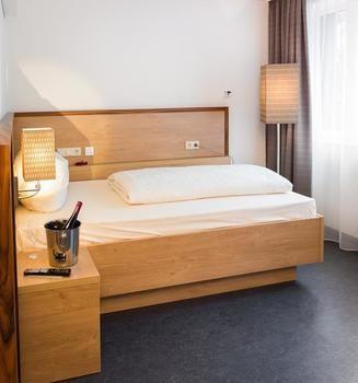 Stadthotel Am Roemerturm 4* Cologne