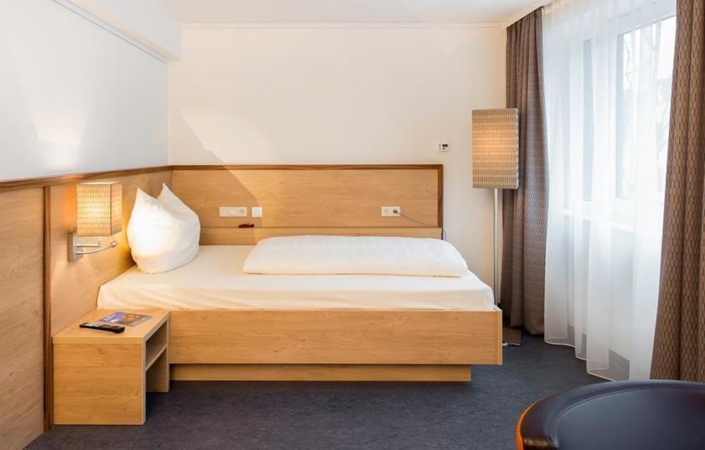 Stadthotel Am Roemerturm 4* Cologne