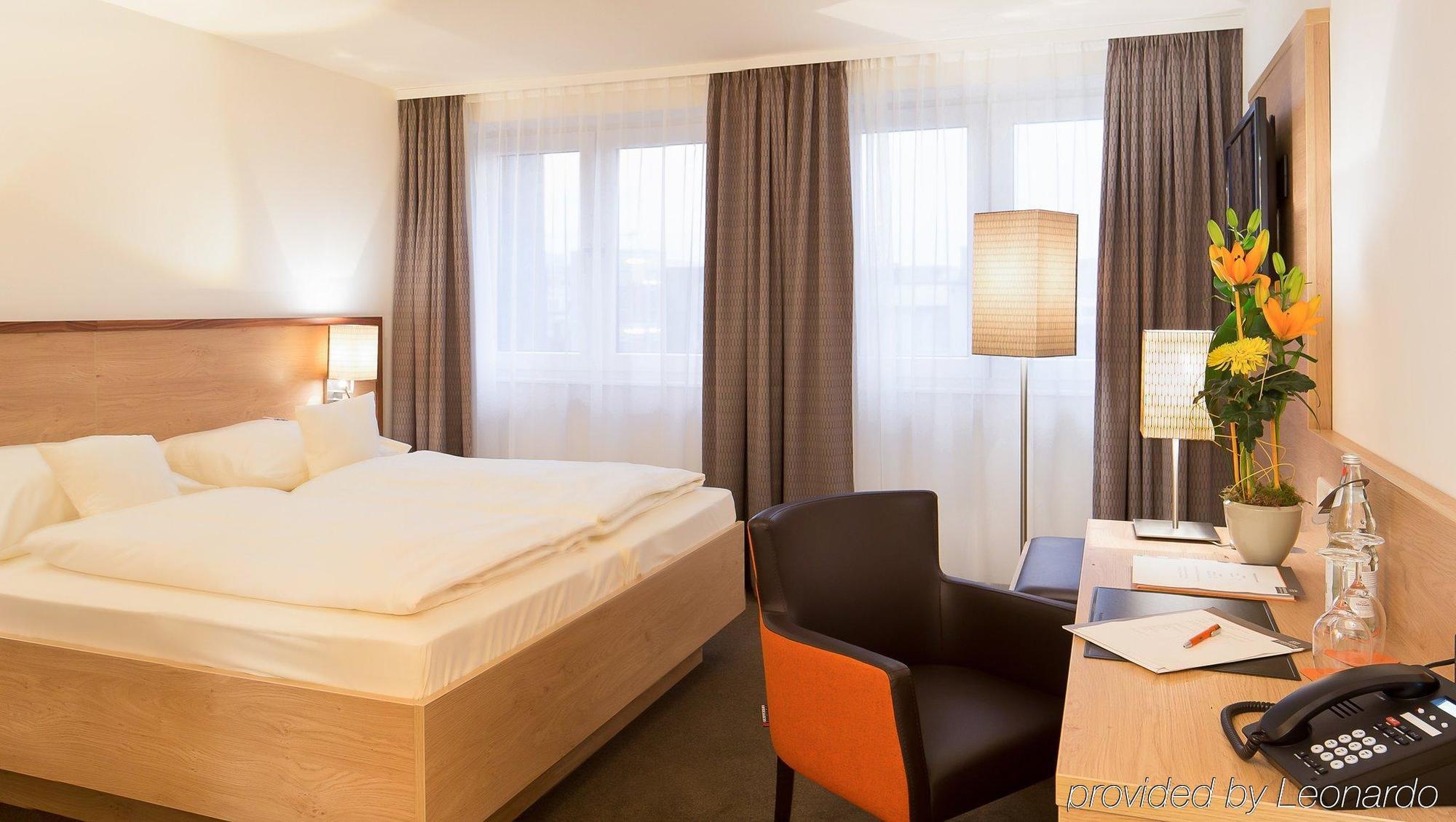 Stadthotel Am Roemerturm 4*