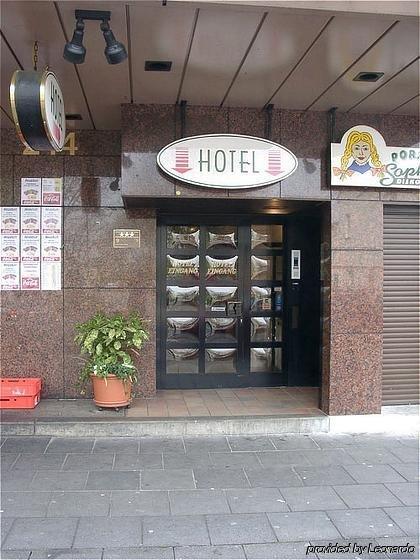 Am Flughafen Hotel Kolonia