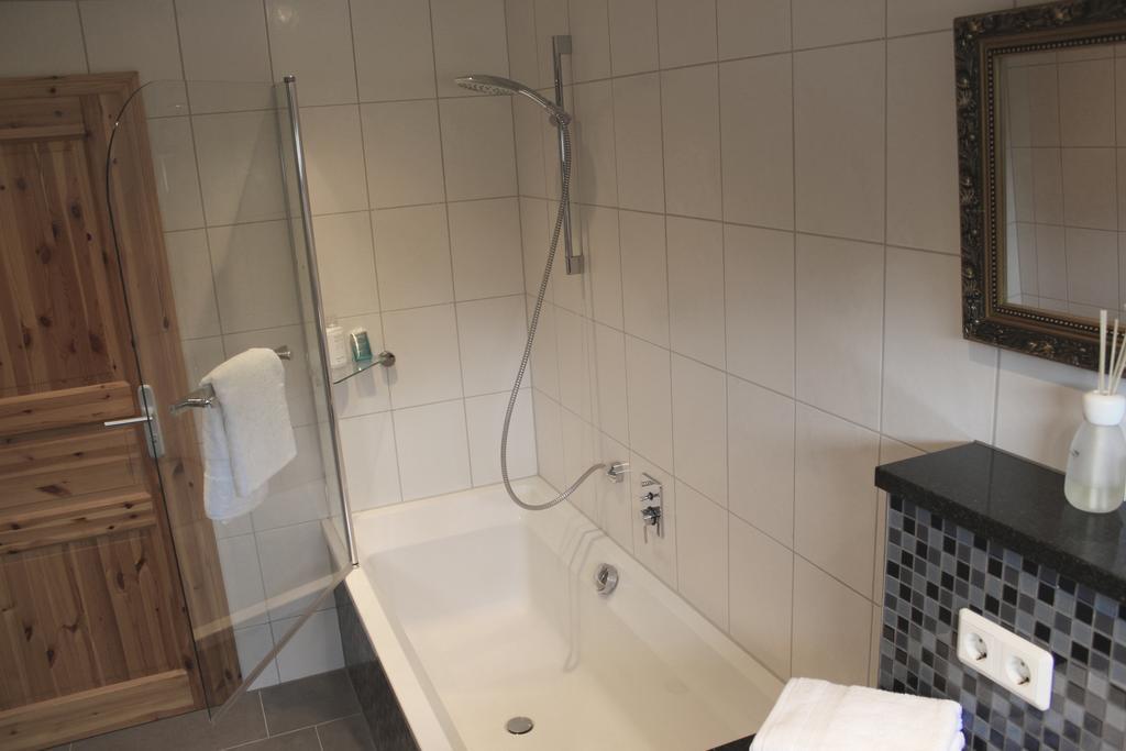 Konigsforst Apartment *
