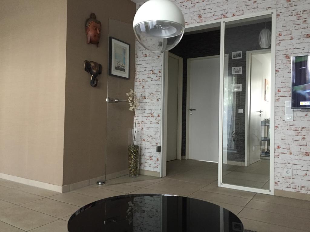 Living Apartment *