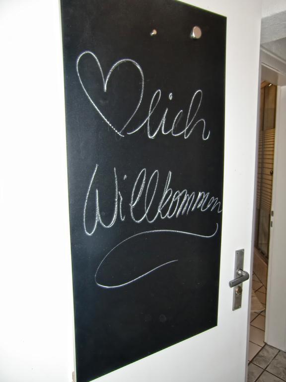 Koeln-poll Apartamento *