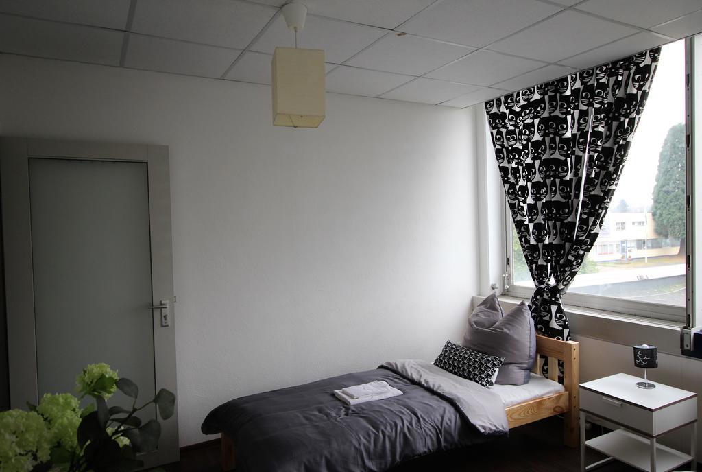 Work And Marsdorf Apartment