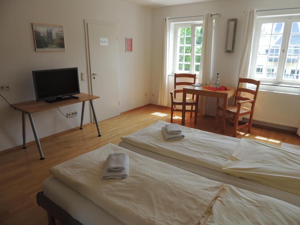 Guest house Altstadt-hotel 2*