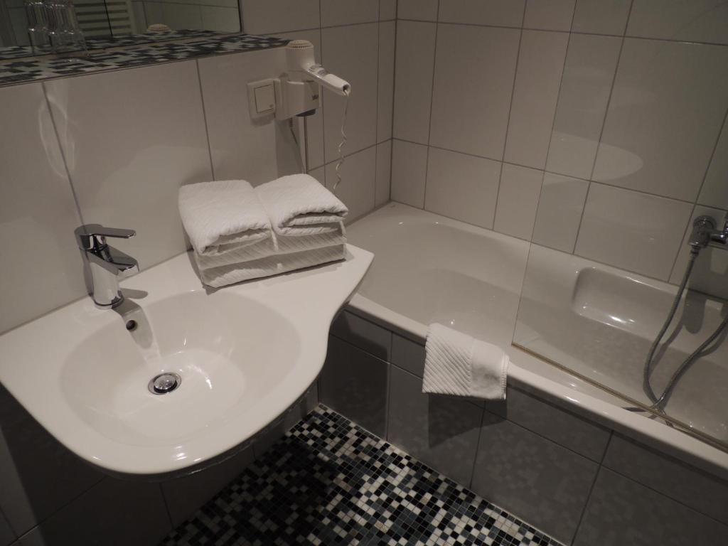 Royal Hotel 3*