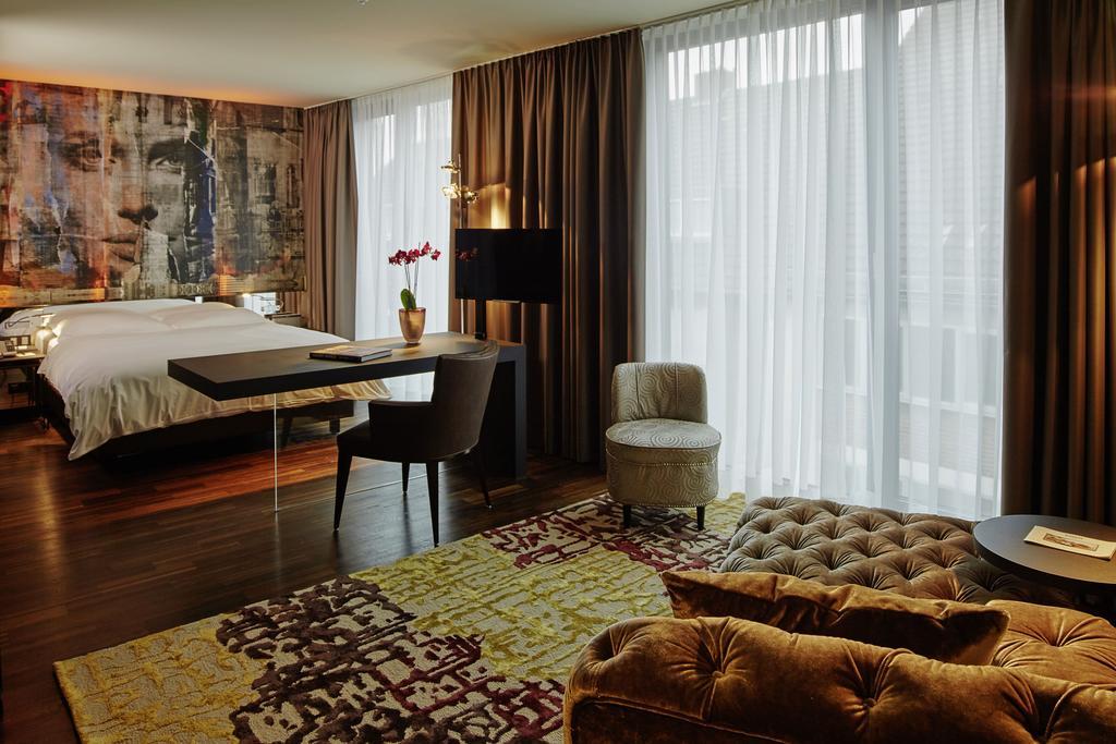 Savoy Hotel 4*