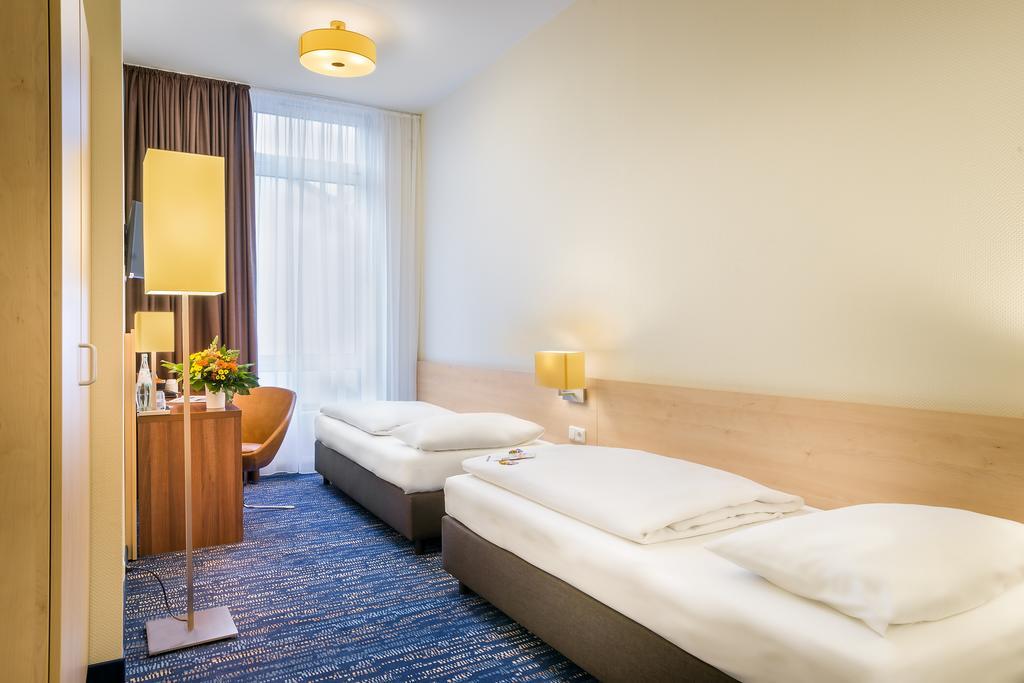 Hotel Mercure Airport 3*