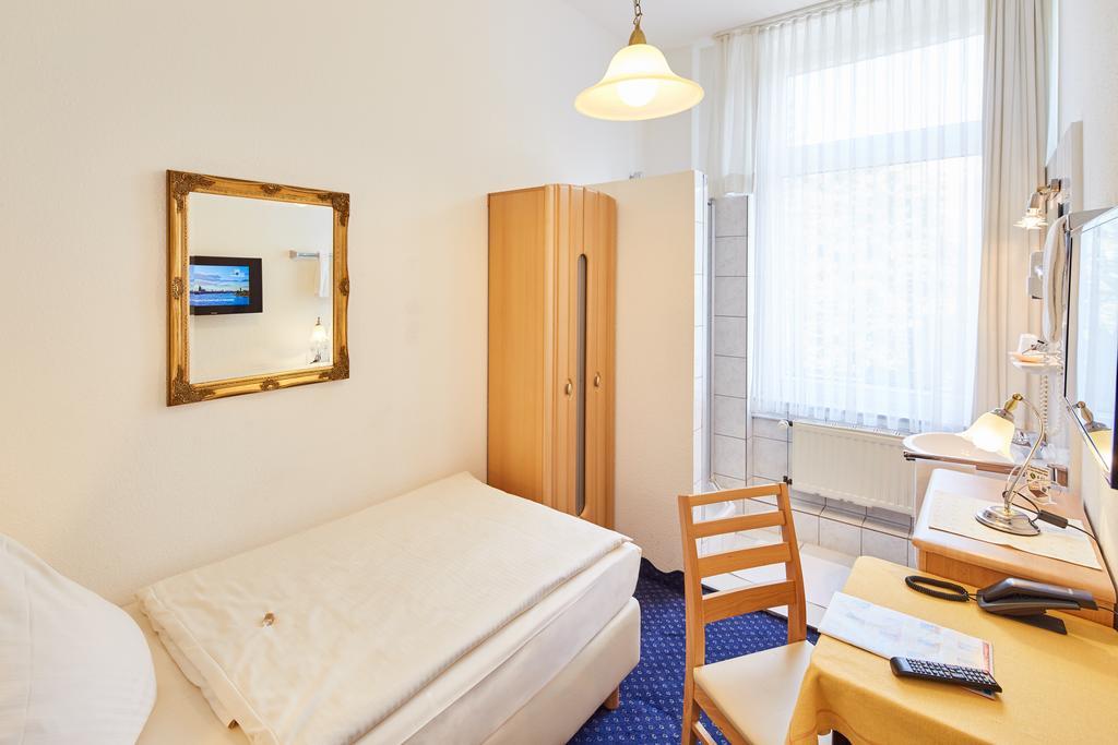 Weber Hotel 3*