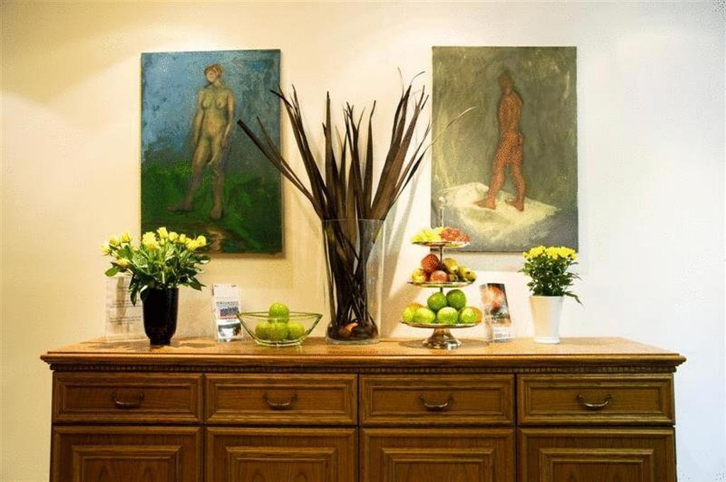 Hotel Dom Am Roemerbrunnen 3*