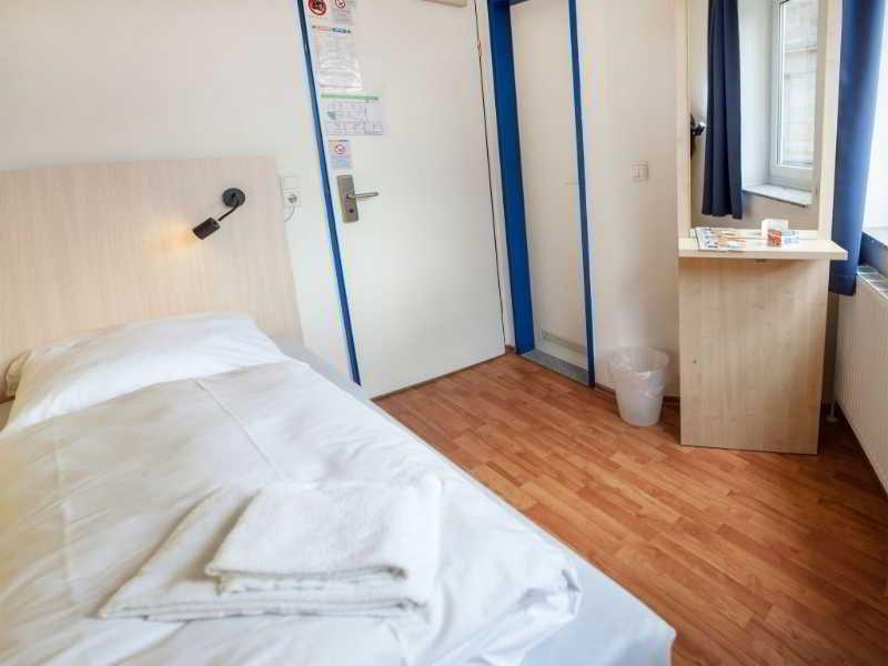 Hotel A&o Dom 2*