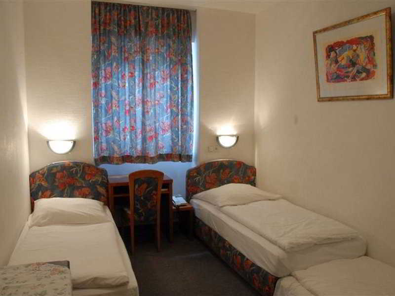 Domblick Garni Hotel