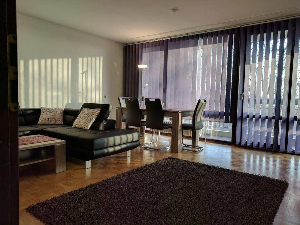 Mewo - In Der Messestadt