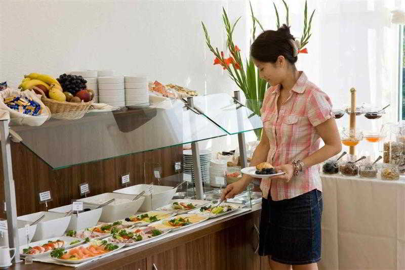 Mercure Airport 3*