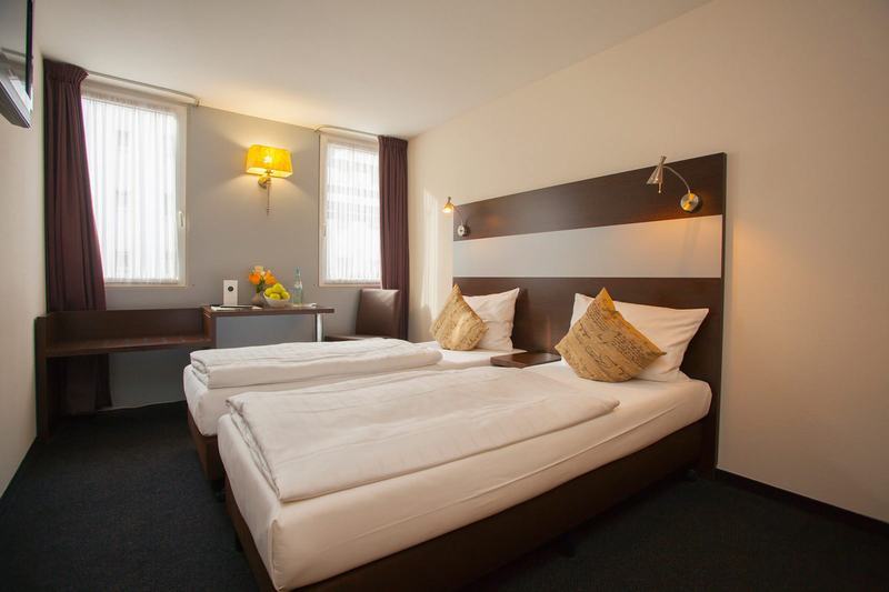 Centro Ayun 3* Colonia