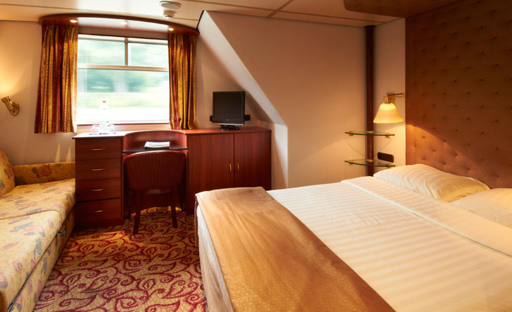 Knm Ms Switzerland Ii - Hotel