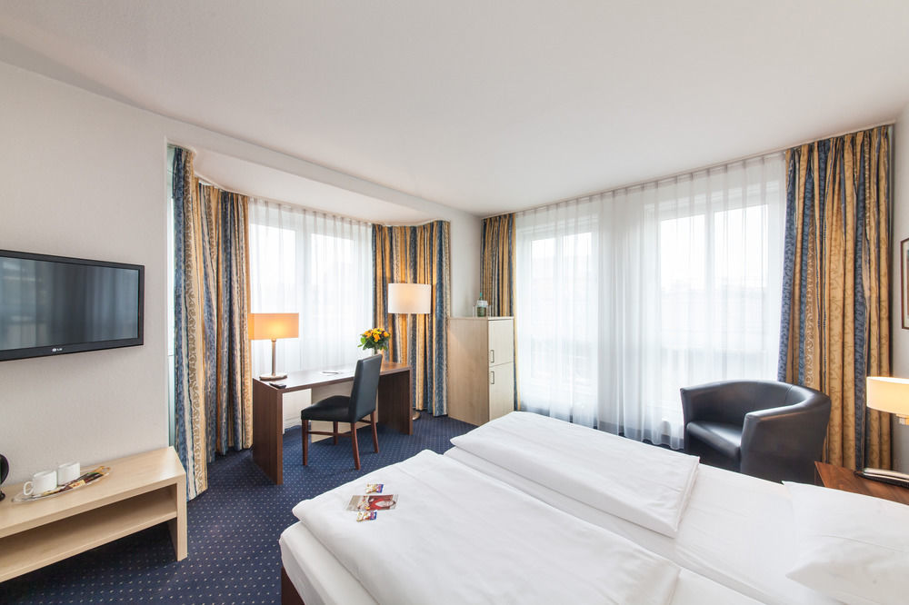 Hotel Mercure Airport 3*