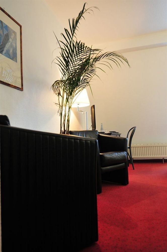 Cerano Am Dom Hotel Kolonia