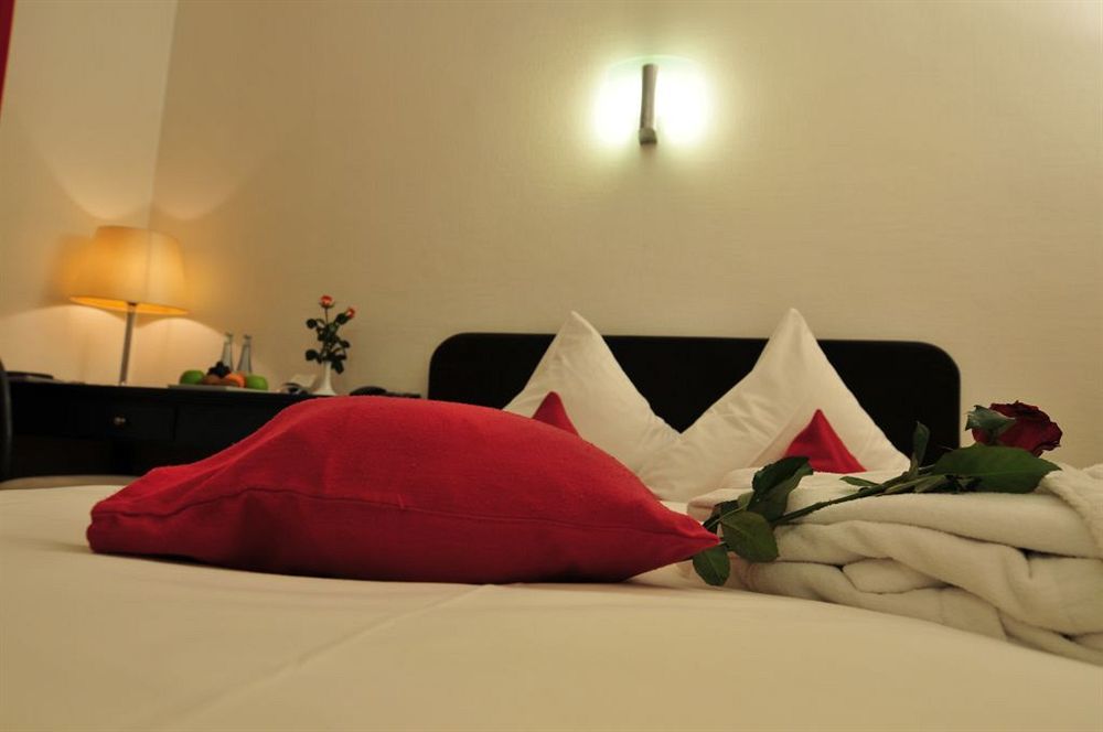 Cerano Am Dom Hotel 3*