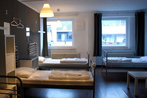 Station - For Backpackers Albergue Colónia