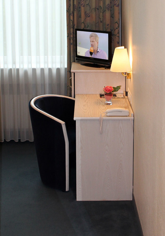 Tante Alma's Koelner 3* Cologne