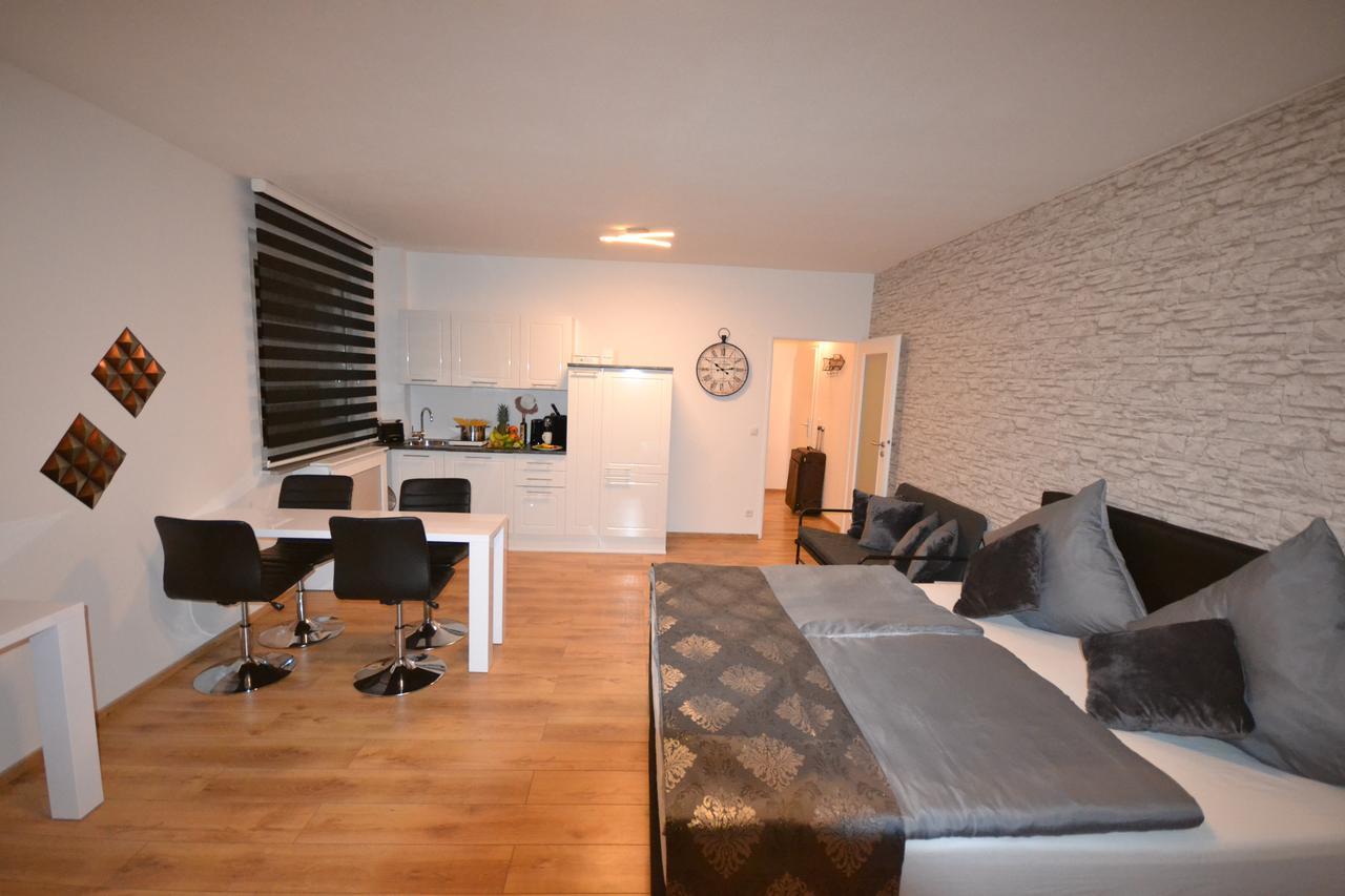 Madame Tower Apartment *