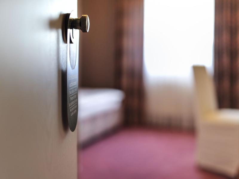 Hotel Airport By The New Yorker Cologne