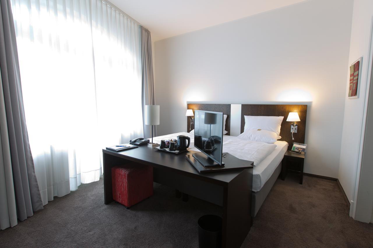 Astor & 4*