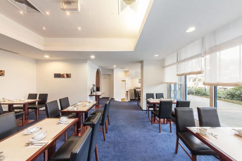 Hotel Mercure Airport 3*