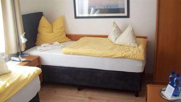 Merlin Garni Hotel 3*