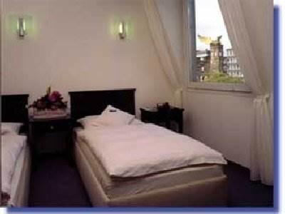 Cerano Am Dom Hotel 3*
