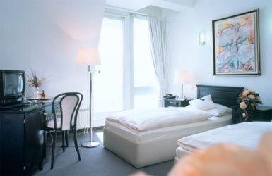Cerano Am Dom Hotel
