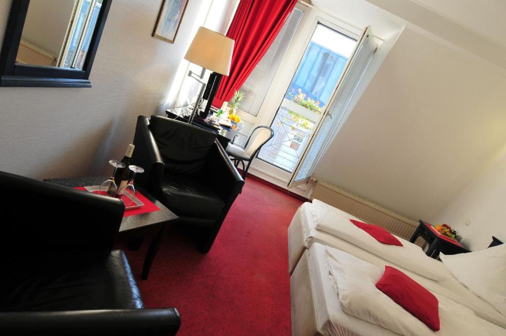 Cerano Am Dom Hotel 3*