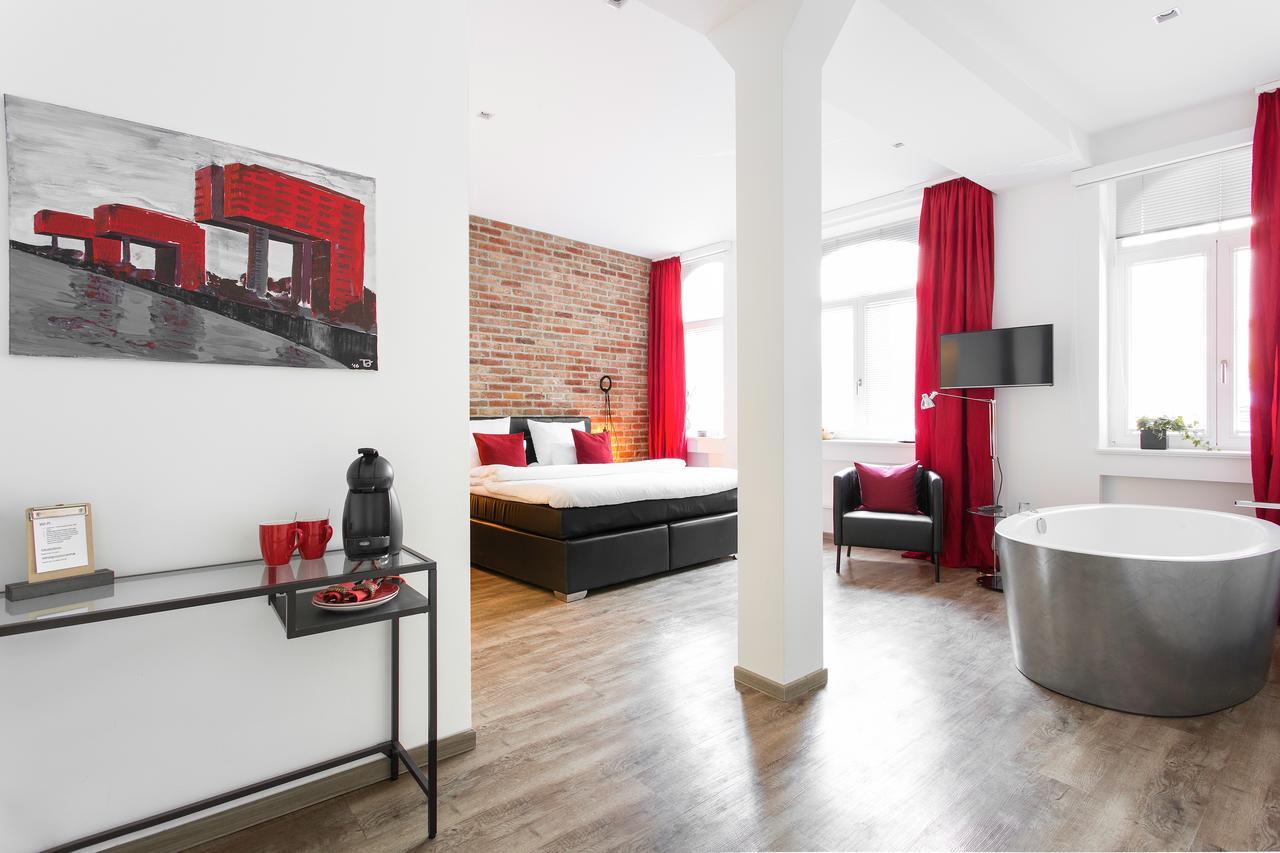 1st Floor 2 Hotel