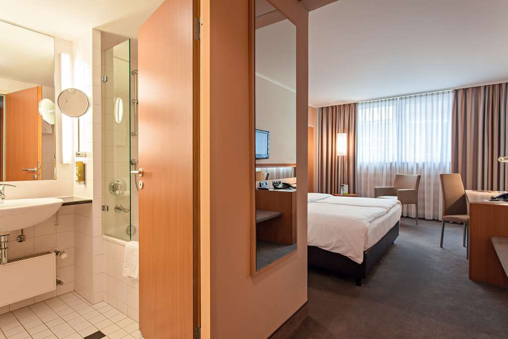Lindner Am Dom, Part Of Jdv By Hyatt Hotel Cologne