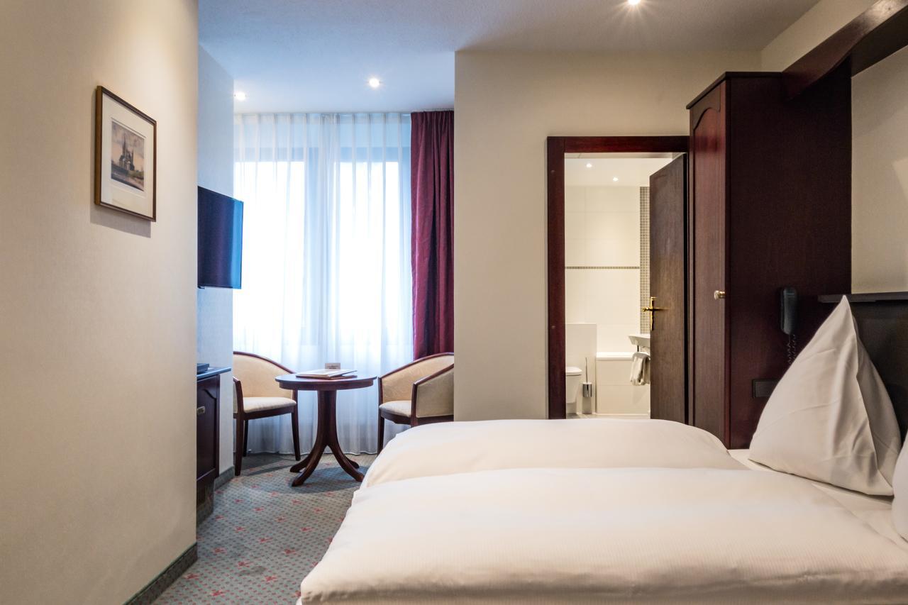 Imperial Hotel 4*
