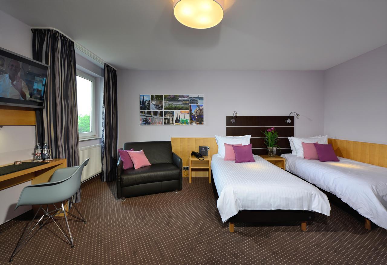 Uhu Garni 3* Cologne