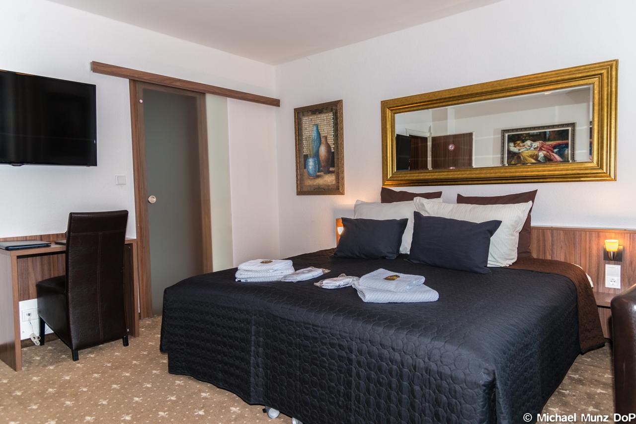 Hotel Und Restaurant Loewenbraeu Cologne