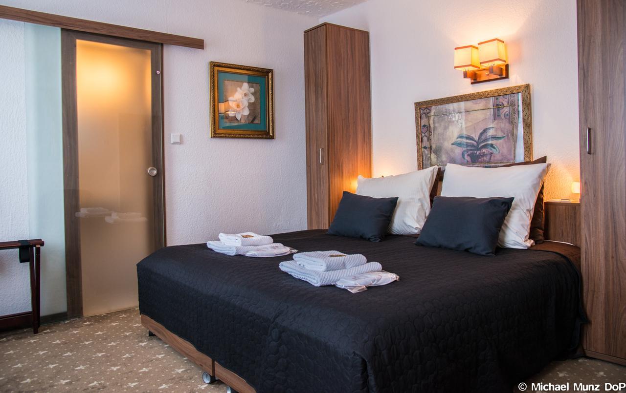 Hotel Und Restaurant Loewenbraeu Cologne