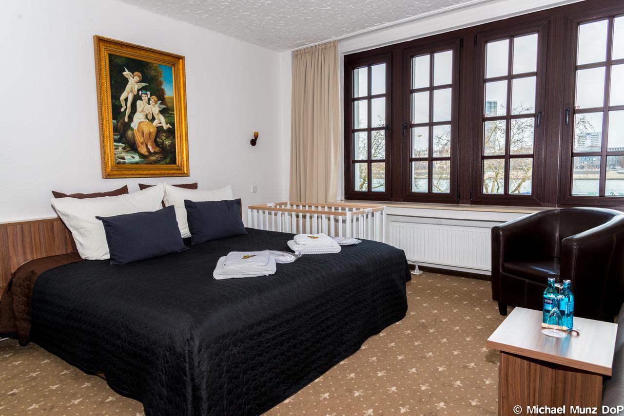 Und Restaurant Loewenbraeu Hotel 3*
