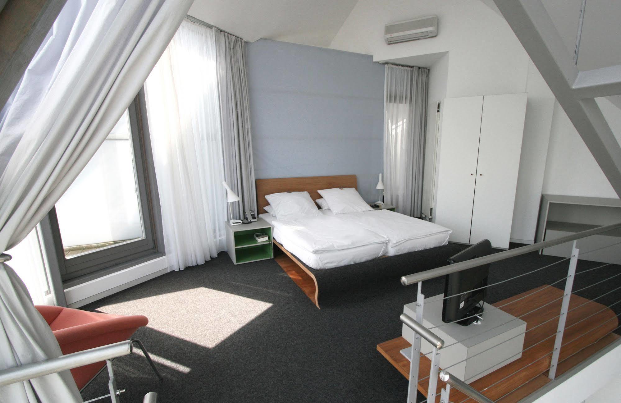 Chelsea Hotel 3*