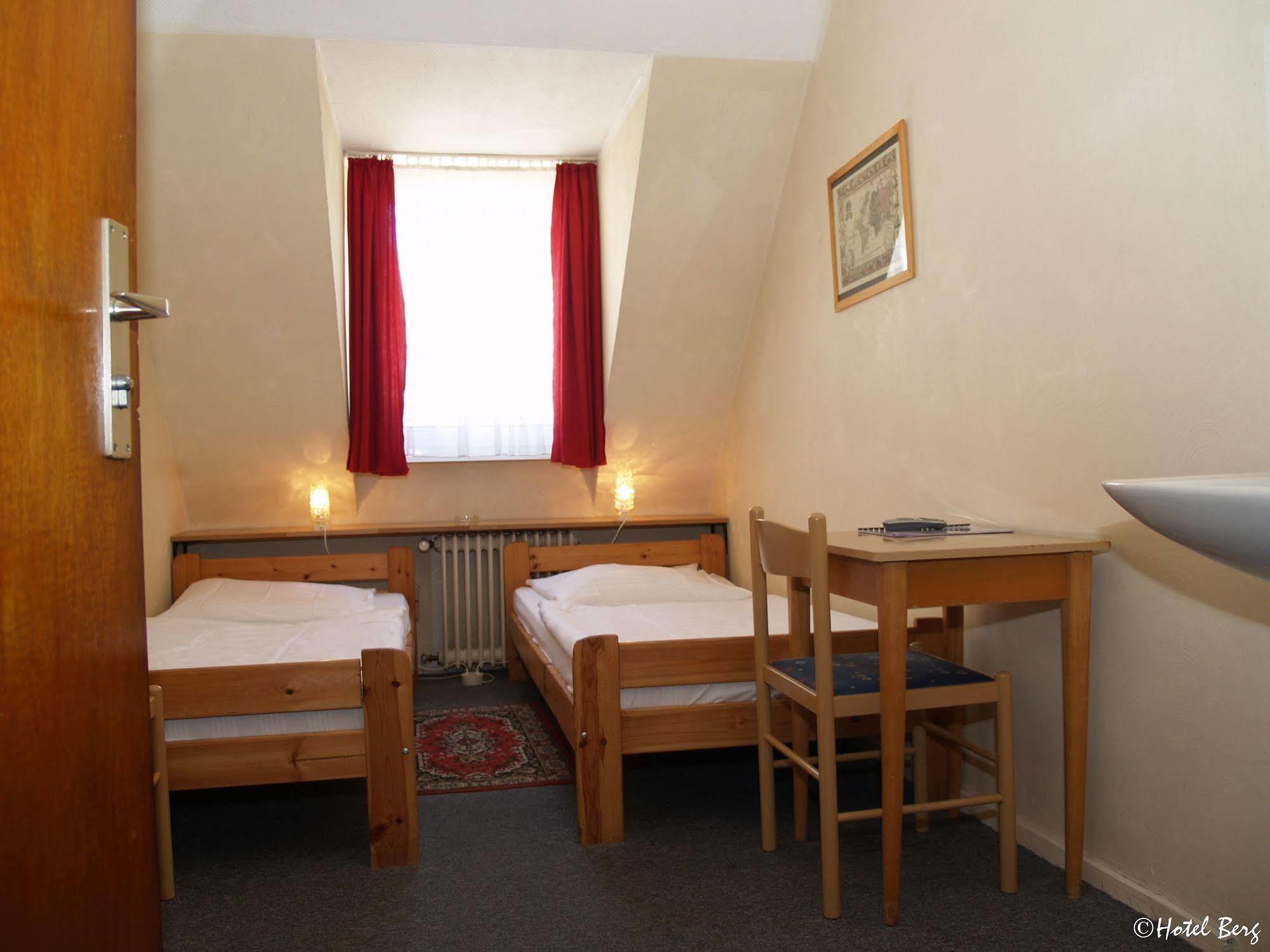 Berg 2* Kolonia