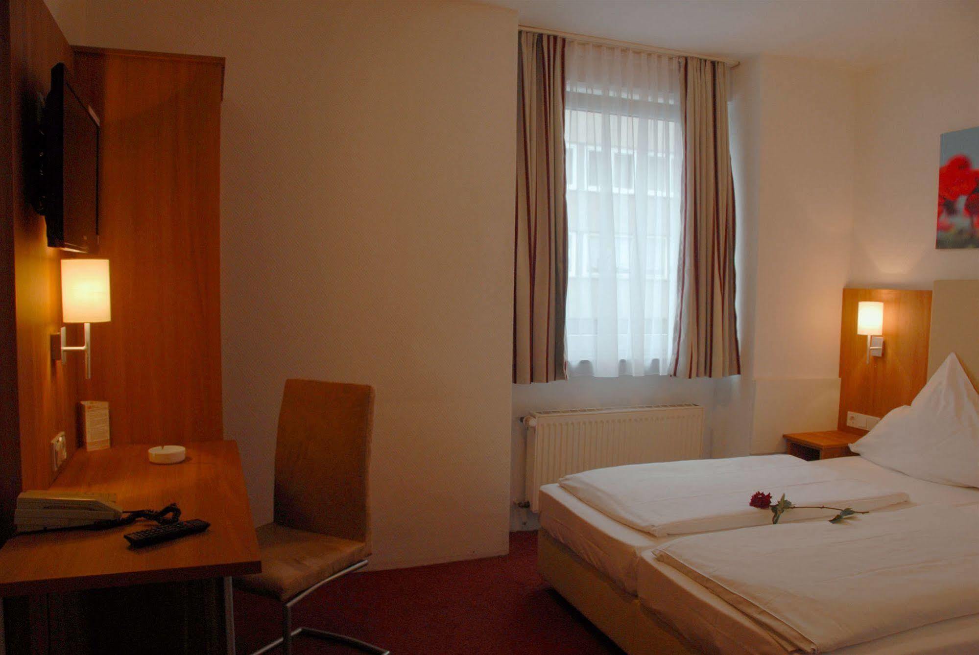 Domblick Garni 3* Colonia