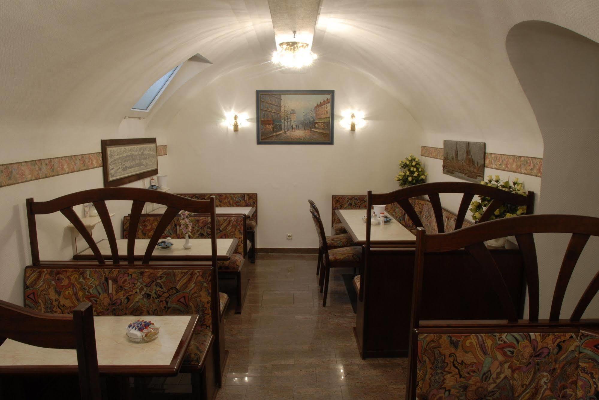 Domblick Garni 3* Kolonia